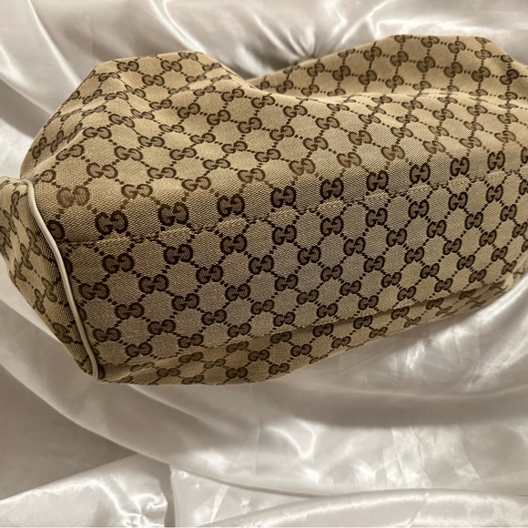 Gucci Large Sukey Monogram Tote - Picture 5 of 16